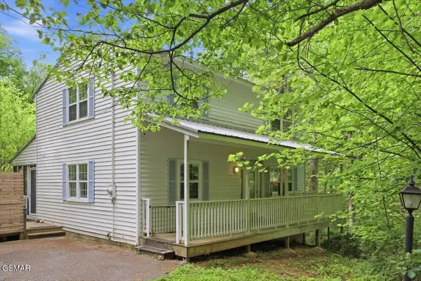 4340 Lakeshore Avenue, Sevierville, TN 37876