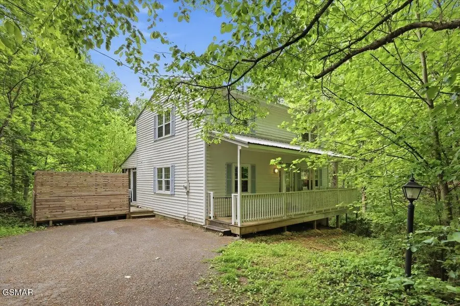 4340 Lakeshore Avenue, Sevierville, TN 37876 - #2