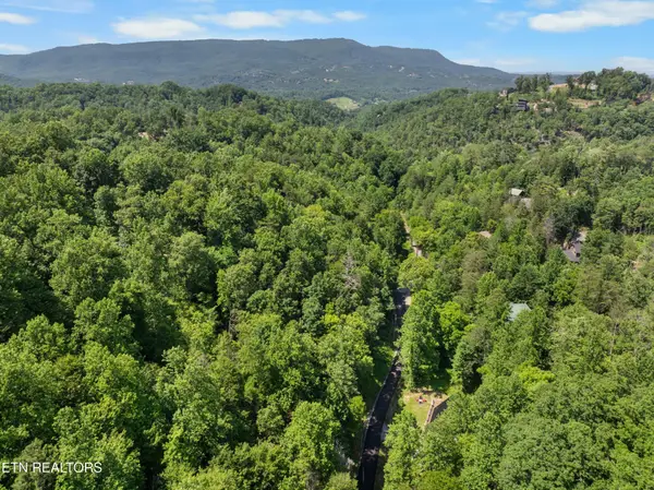 11 Balsam Slopes Rd, Sevierville, TN 37862