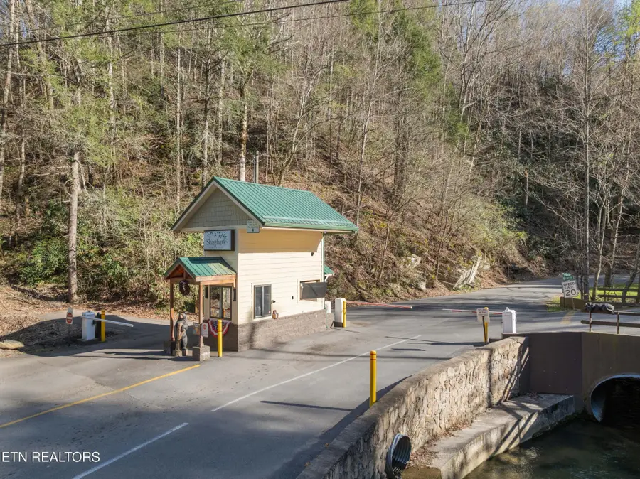 25 Meadow View Rd, Sevierville, TN 37862 - #3