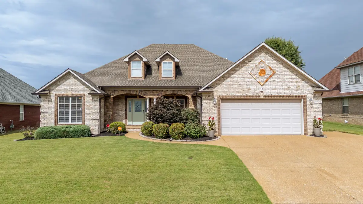 55 Hemingway Cv, Jackson, TN 38305 - #1