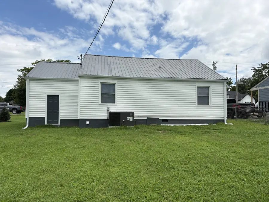 620 Spencer Ave, Gallatin, TN 37066 - #2