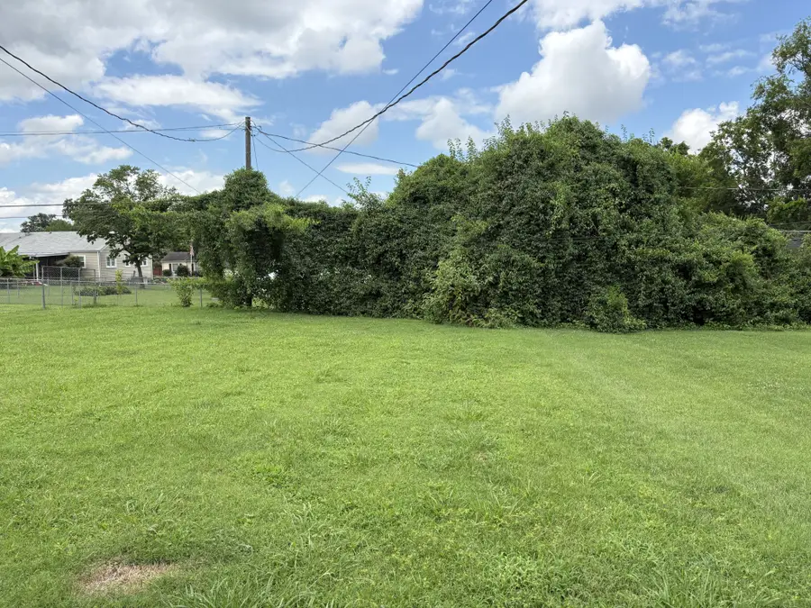 620 Spencer Ave, Gallatin, TN 37066 - #3