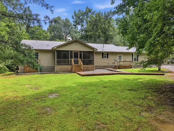 3291 Cumberland Lakes Dr, Monterey, TN 38574