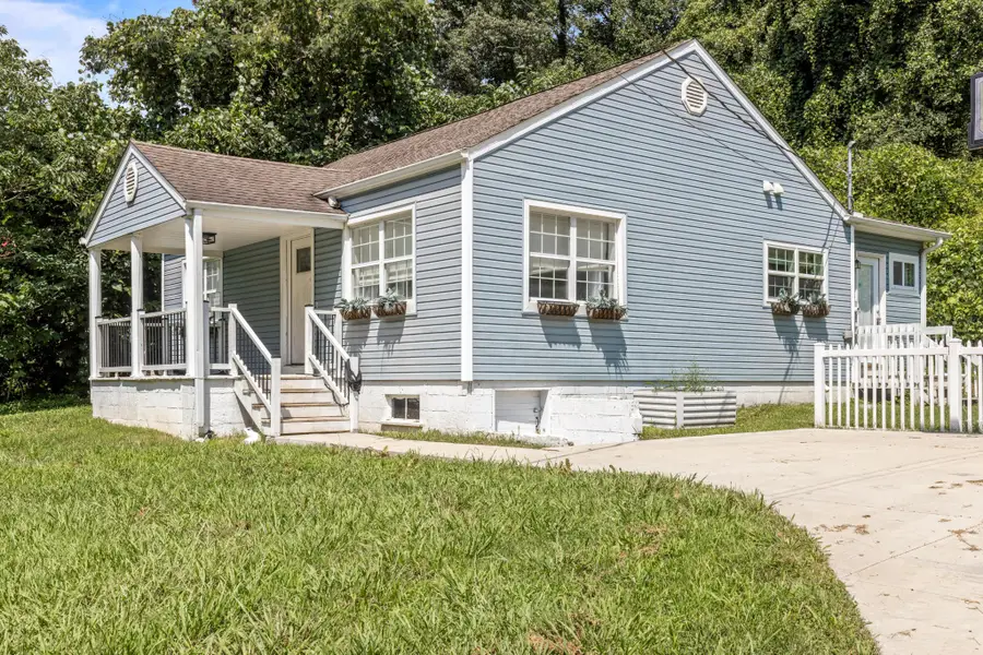 632 W Tri County Boulevard, Oliver Springs, TN 37840 - #2