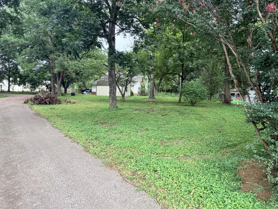 425B Second St, Henderson, TN 38340 - #3