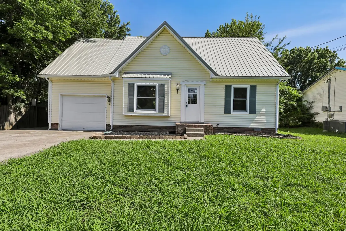 219 Jim Thorpe Dr, Clarksville, TN 37042 - #1