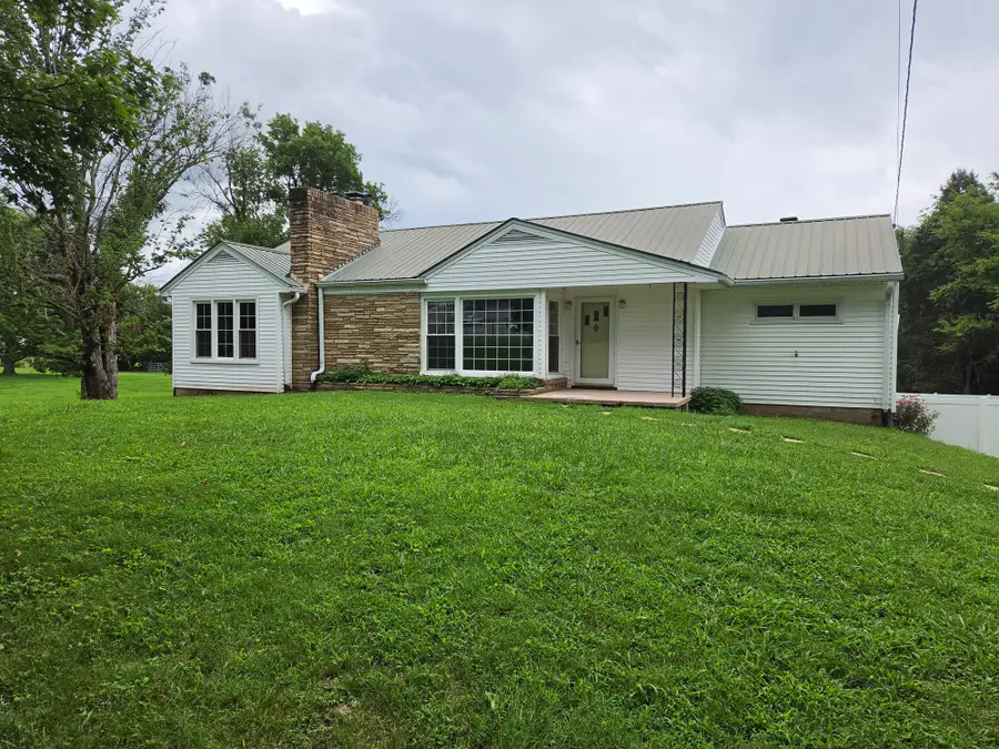 325 Murfreesboro Rd, Woodbury, TN 37190 - #3