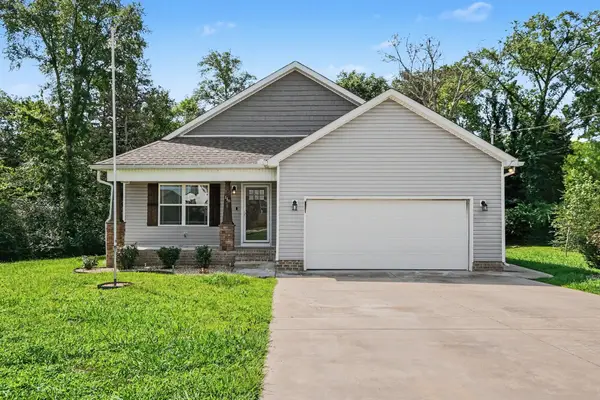 118 Blue Grass Dr, Shelbyville, TN 37160