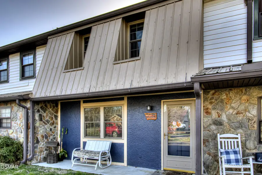 625 S Asbury Drive #APT 11, Pigeon Forge, TN 37863 - #2