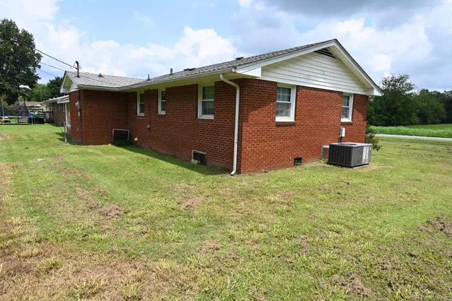 66 Hillview Dr, Lobelville, TN 37097 - #3