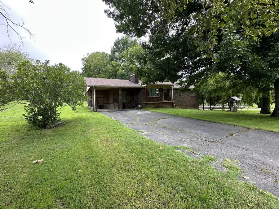 148 Maple St, Gordonsville, TN 38563 - #2