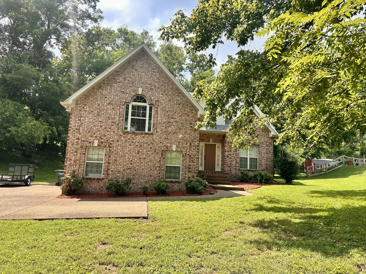 1011 Dickens Dr, Mount Juliet, TN 37122 - #1