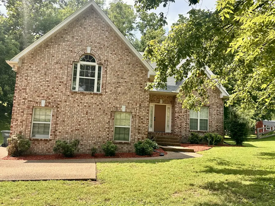 1011 Dickens Dr, Mount Juliet, TN 37122 - #3
