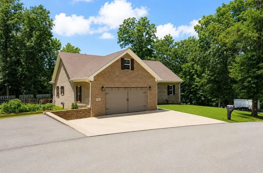 305 Doe Crossing Dr, Smiths Grove, KY 42171 - #2