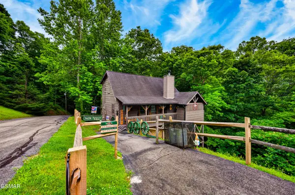 3628 Country Pines Way, Sevierville, TN 37876