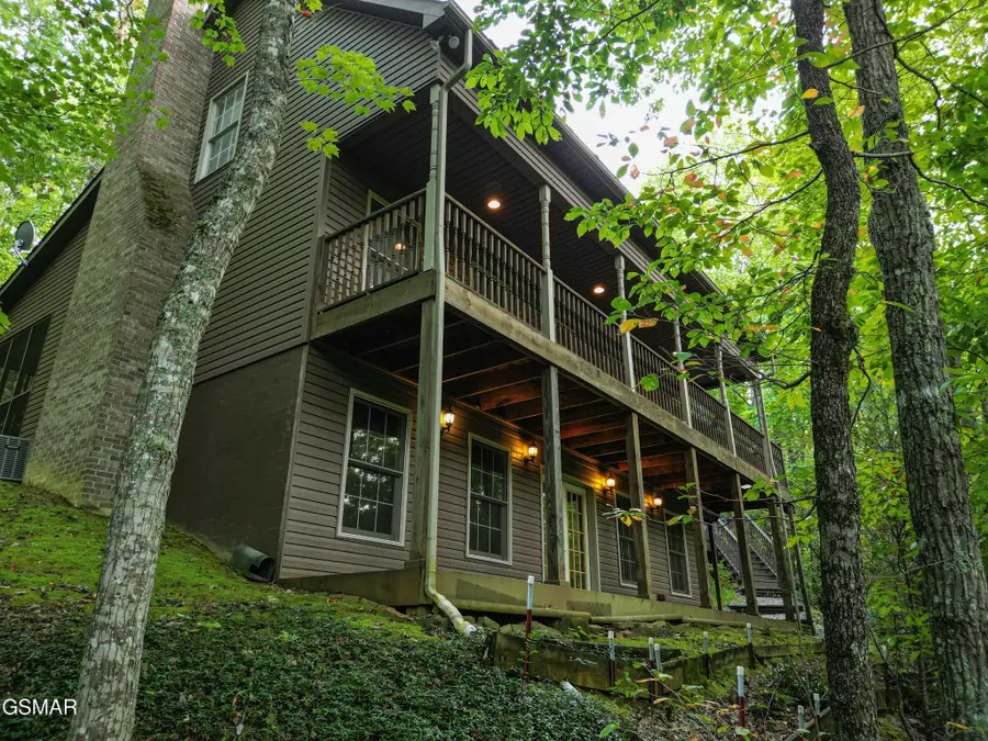 521 Jefferson Road, Gatlinburg, TN 37738 - #3