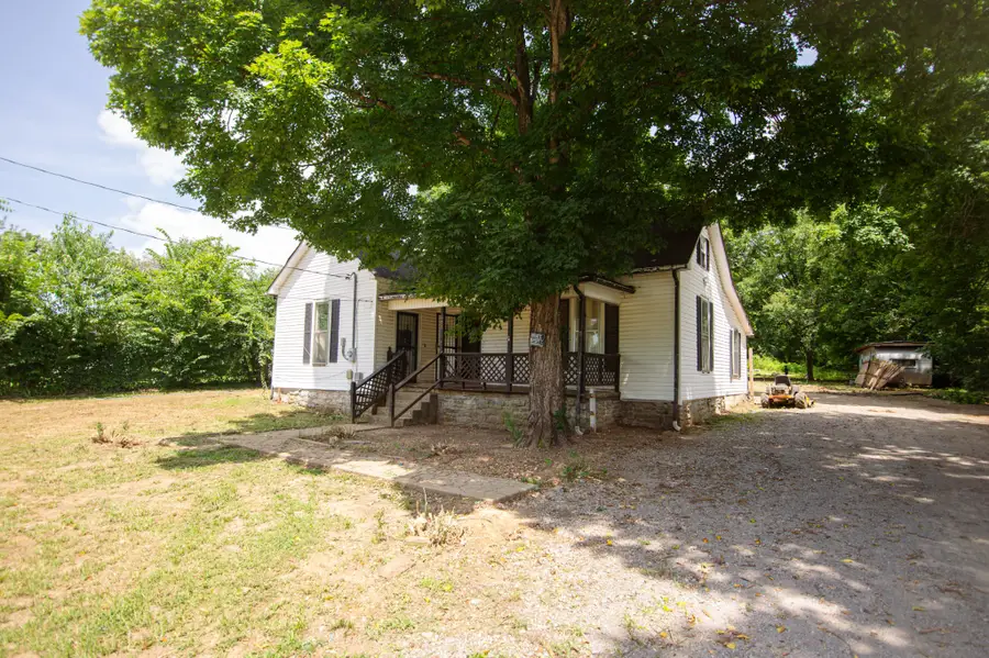 605 Moody St, Shelbyville, TN 37160 - #2
