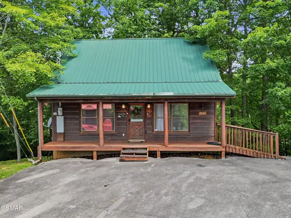 2434 N School House Gap Rd, Sevierville, TN 37876