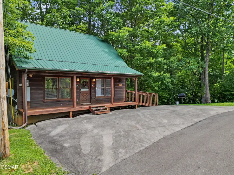 2434 N School House Gap Rd, Sevierville, TN 37876 - #3