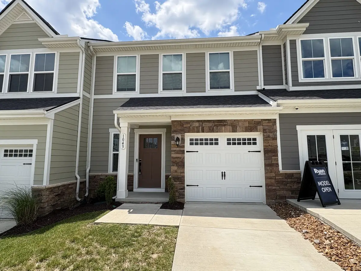 1043 Clendening Dr, Gallatin, TN 37066 - #1