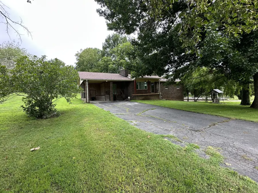 148 Maple St, Gordonsville, TN 38563 - #2