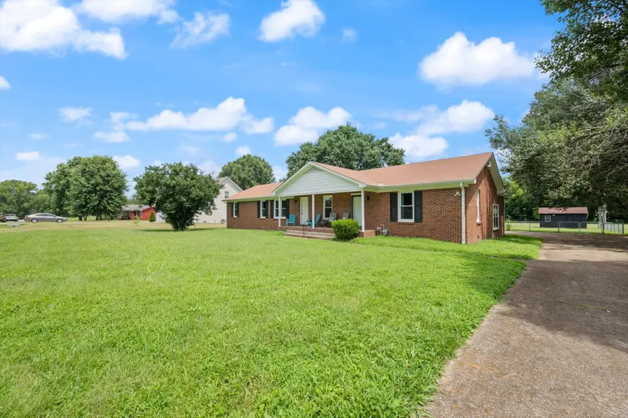 704 Redwood Cir, Columbia, TN 38401 - #2