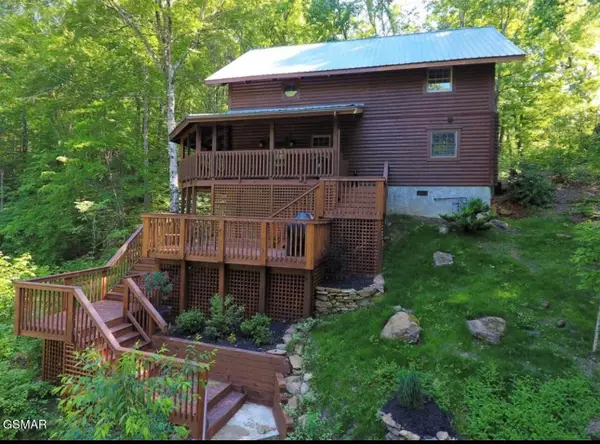 210 S Smoky Mountain Way, Sevierville, TN 37876