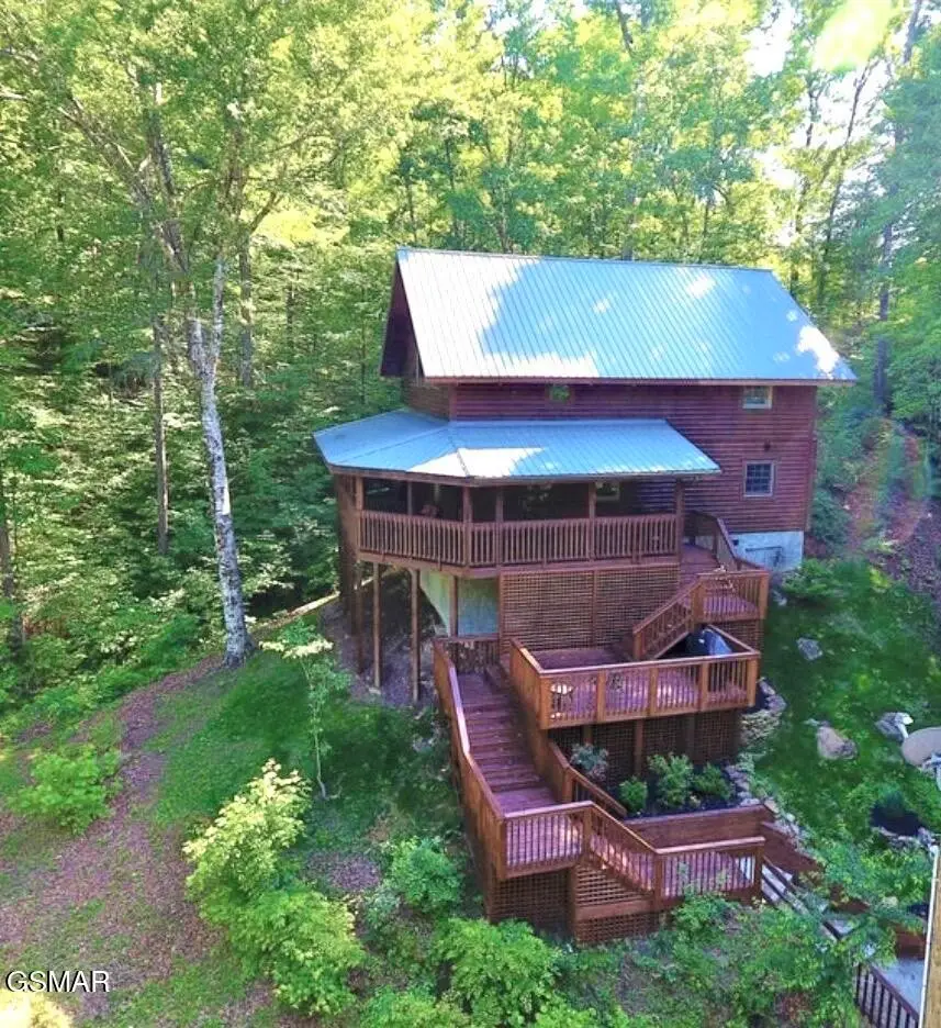 210 S Smoky Mountain Way, Sevierville, TN 37876 - #2