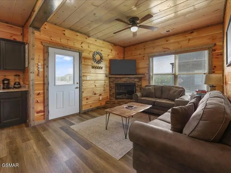 1654 Veterans Boulevard, Sevierville, TN 37862 - #3