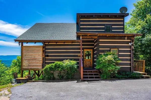 2086 Bluff Mountain Road, Sevierville, TN 37876