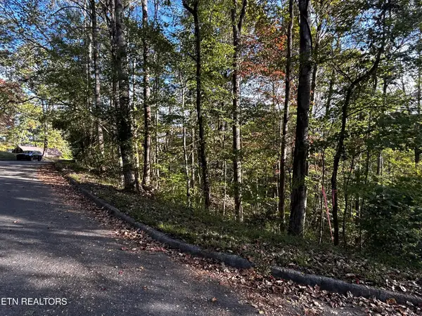 18 Revere Ave, Clinton, TN 37716