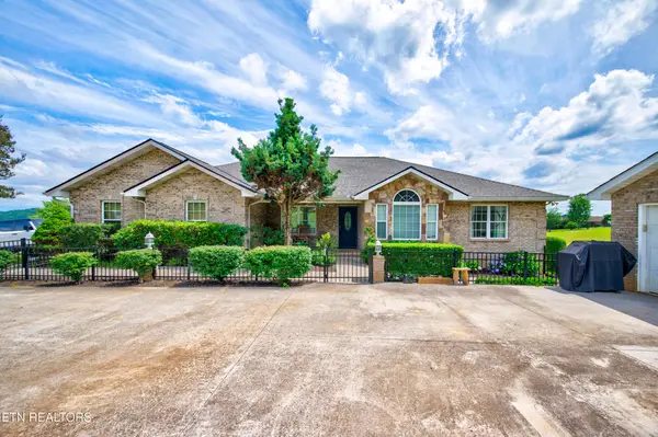 1339 Jim Fain Rd, Sevierville, TN 37876