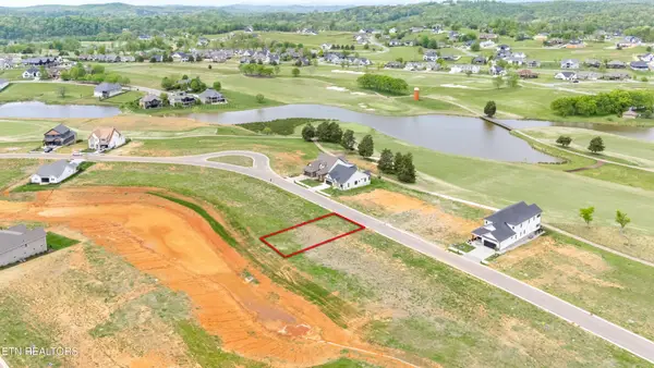 696 Black Bear Circle, Loudon, TN 37774