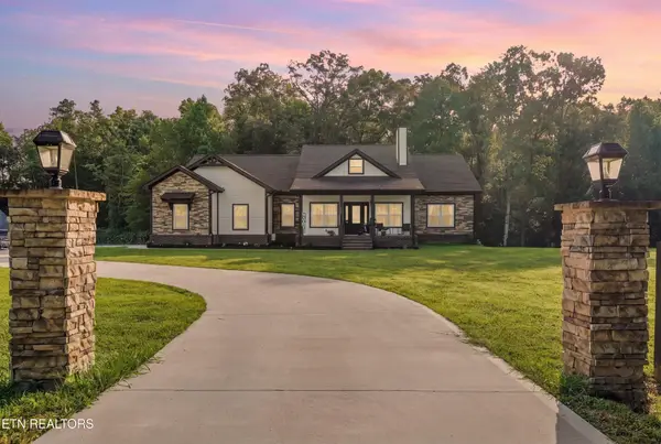 964 Deerwood Drive, Dandridge, TN 37725