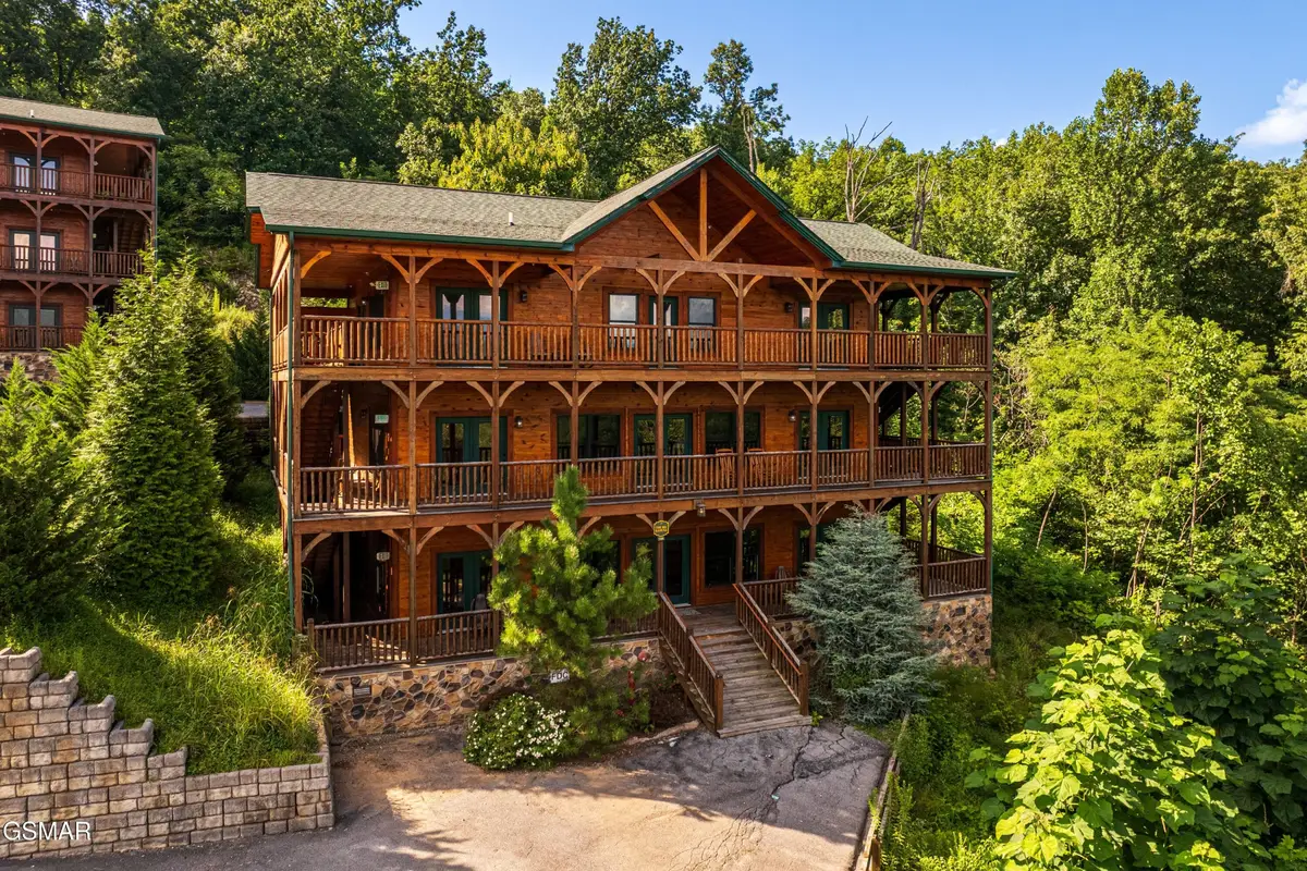 789 Mountain Stream Way, Gatlinburg, TN 37738 - #1