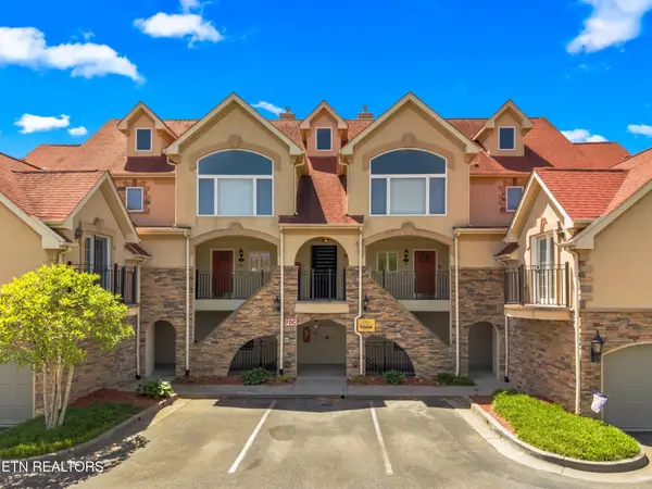 601 River Place Way #UNIT B101, Sevierville, TN 37862