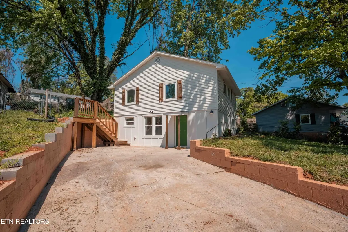 106 Wainwright Rd, Oak Ridge, TN 37830 - #1