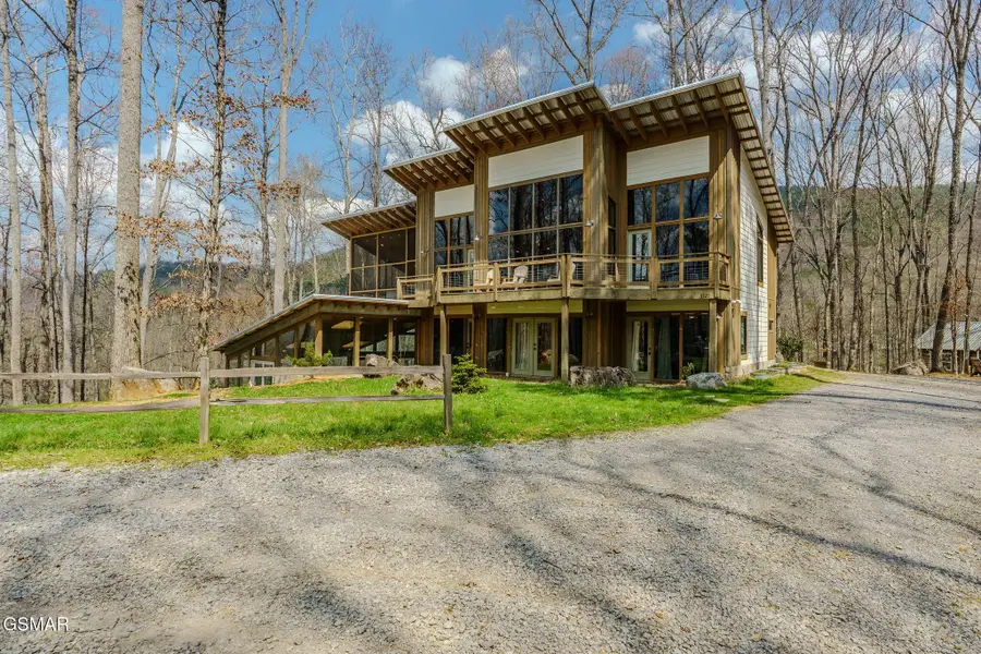 3721 Clabo Mountain Lane, Sevierville, TN 37862 - #3