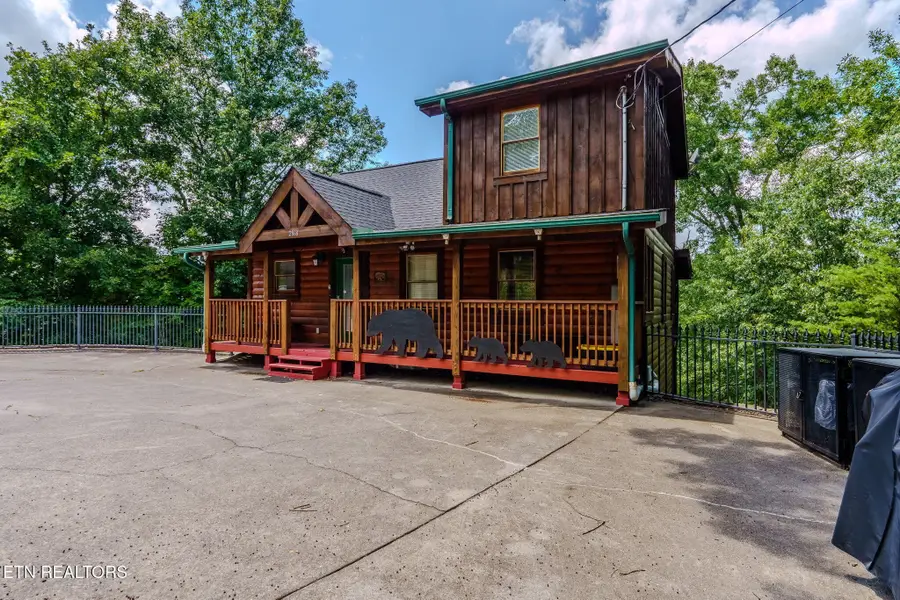 2868 Pine Haven Drive, Sevierville, TN 37862 - #2