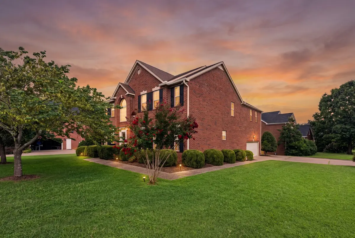 5037 Traceway Dr, Nashville, TN 37221 - #1