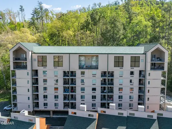 413 Baskins Creek Road #UNIT 406, Gatlinburg, TN 37738