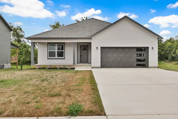 2736 Brewster Dr, Clarksville, TN 37042