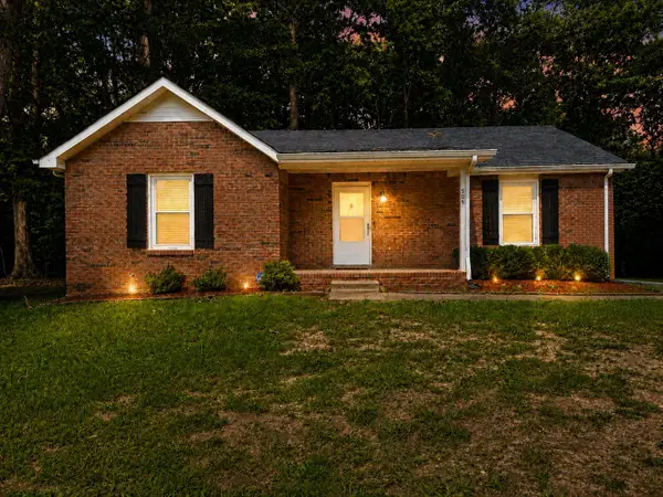 505 Pointer Ln, Clarksville, TN 37042