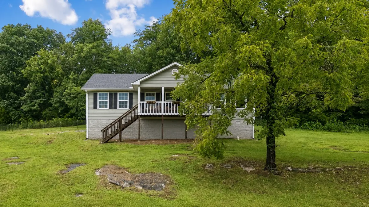 377 Rawls Creek Rd, Gordonsville, TN 38563 - #1