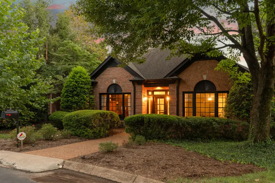 38 Erwin Ct, Nashville, TN 37205 - #2