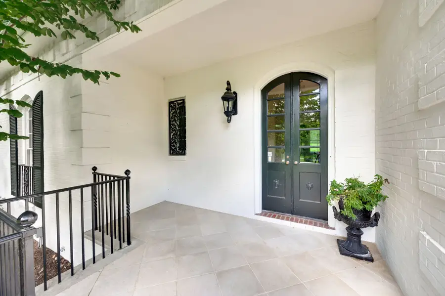6111 Hickory Valley Rd, Nashville, TN 37205 - #2