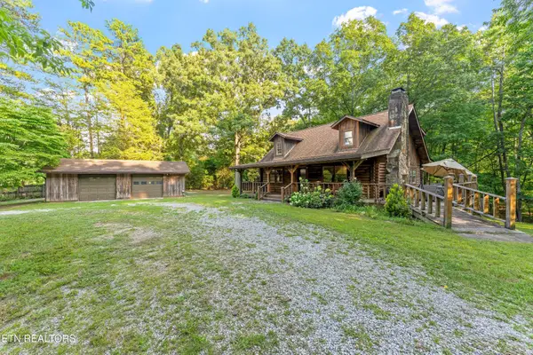 9809 Fairview Rd, Lenoir City, TN 37772