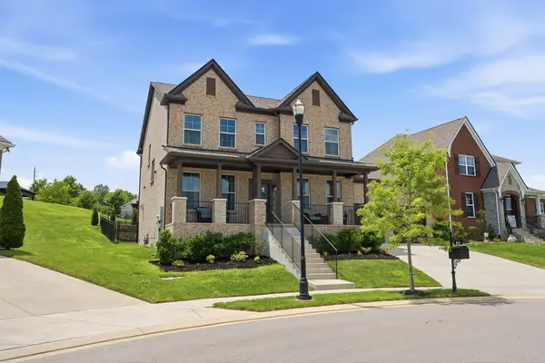 819 Ryecroft Ln, Franklin, TN 37064