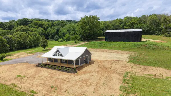 1790 Hawkins Branch Rd, Bethpage, TN 37022